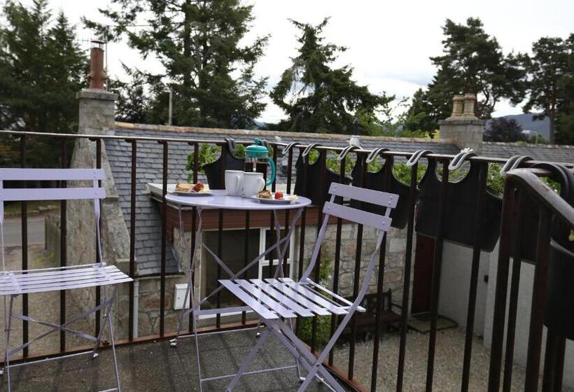 High Terrace Apartment