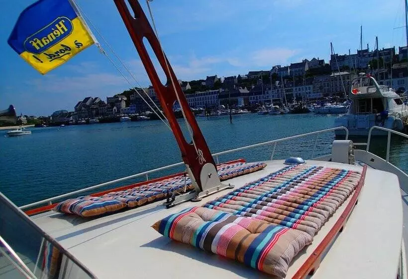 ホテル Audierne Yachting  Yacht Time Out