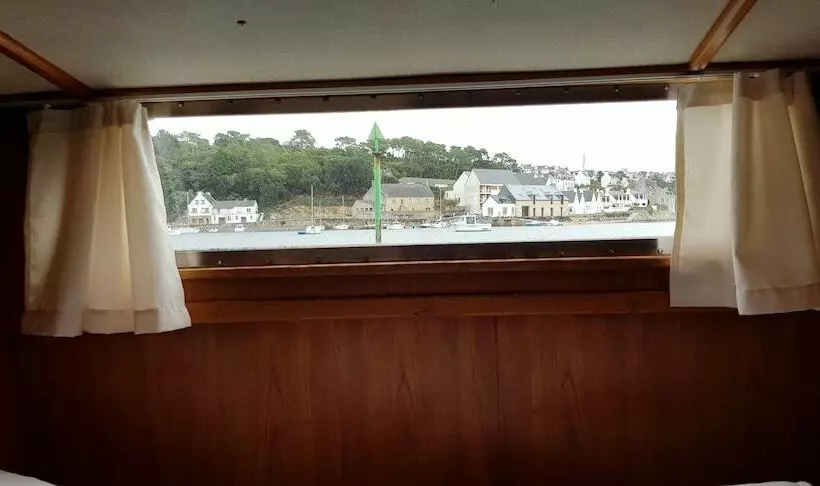 ホテル Audierne Yachting  Yacht Time Out