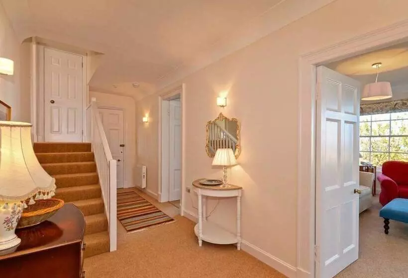 Inchgarry Court Main