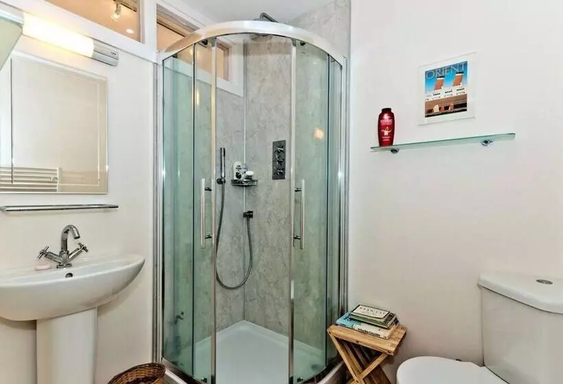 Inchgarry Court Main