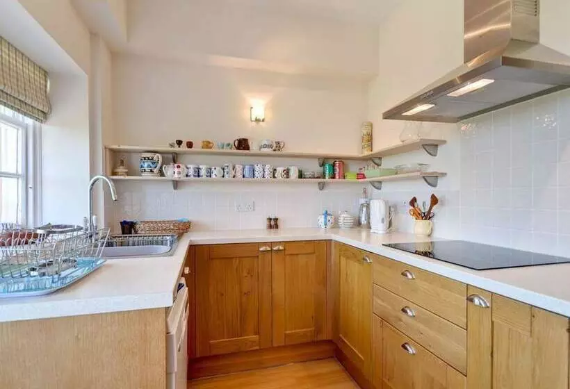 Inchgarry Court Main