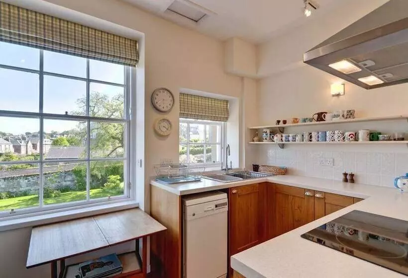 Inchgarry Court Main