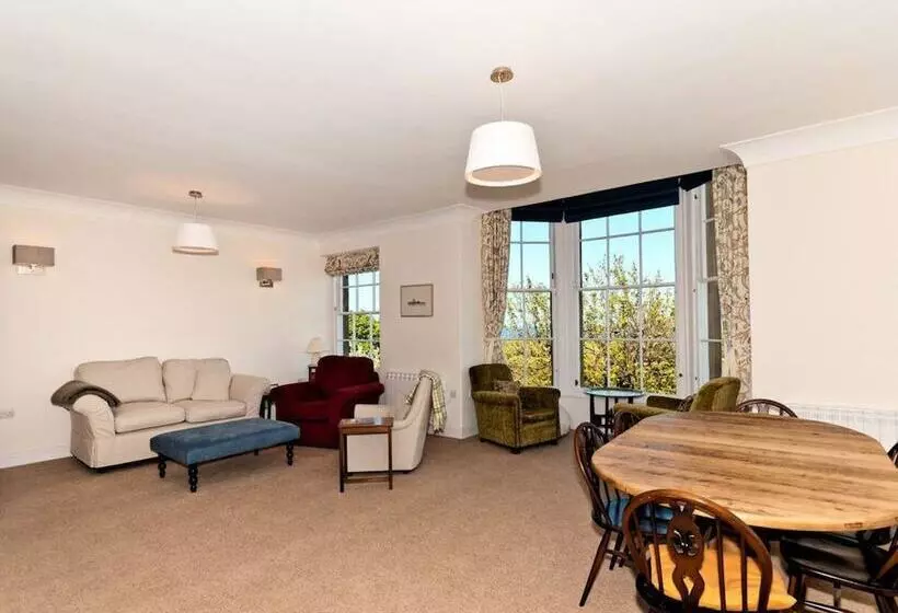 Inchgarry Court Main