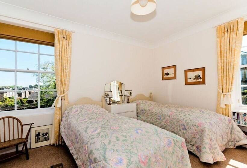 Inchgarry Court Main