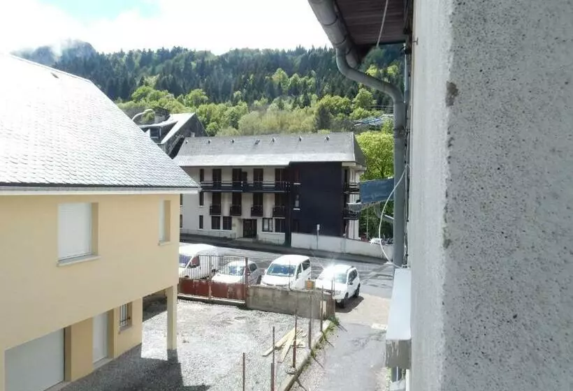 Les Egletyeres