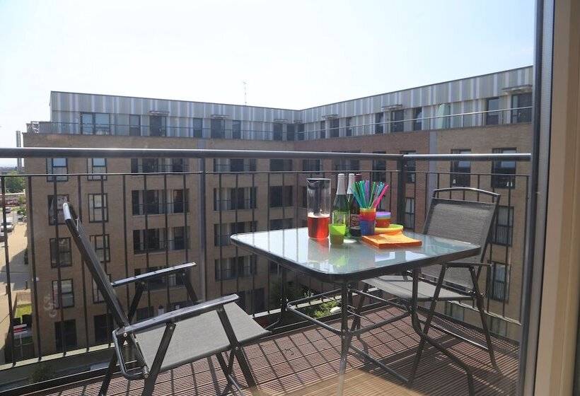 Luxury 2 Bed Apartment