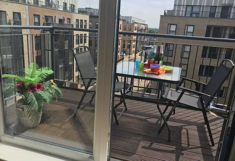 Luxury 2 Bed Apartment