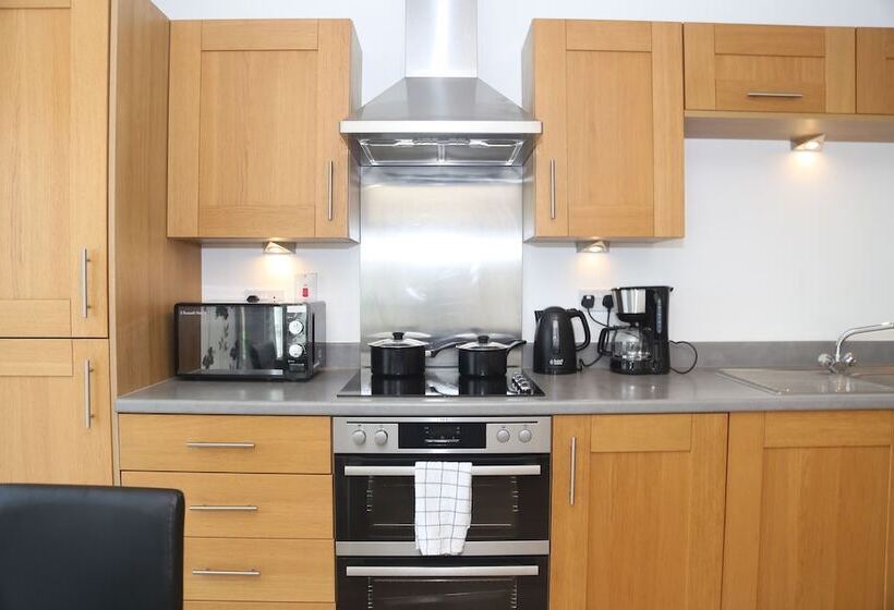 Luxury 2 Bed Apartment