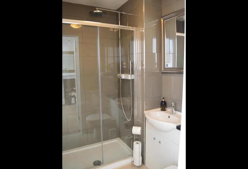 Tavistock Town House