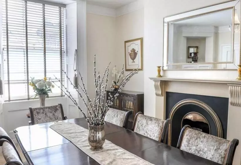 Tavistock Town House