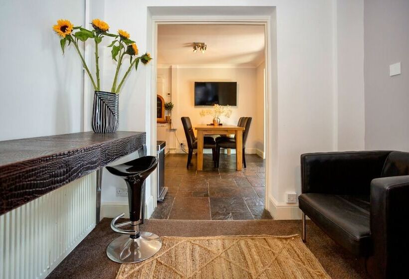 Croyde Beach Haven 5 Bedrooms