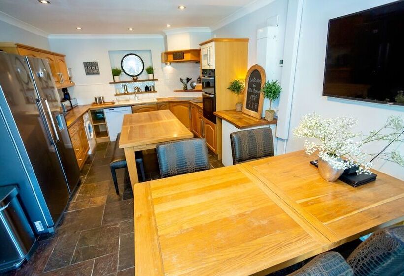 Croyde Beach Haven 5 Bedrooms