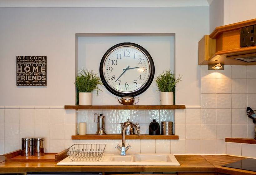 Croyde Beach Haven 5 Bedrooms