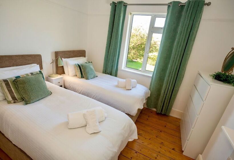 Croyde Beach Haven 5 Bedrooms