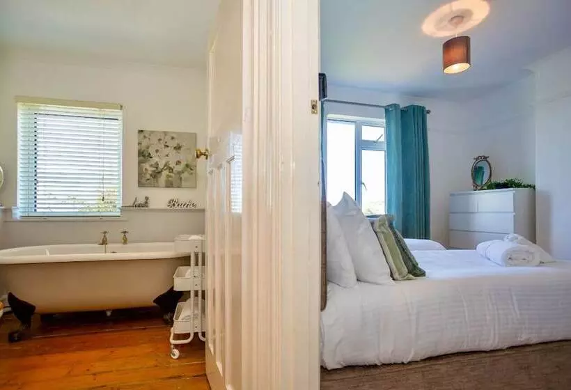 Croyde Beach Haven 5 Bedrooms