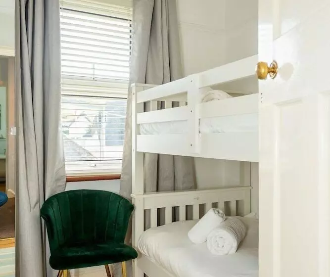 Croyde Beach Haven 5 Bedrooms