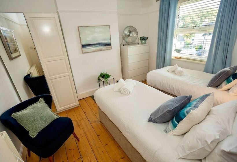 Croyde Beach Haven 5 Bedrooms