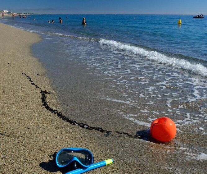 هتل Village Vacances Azureva Argelès Sur Mer