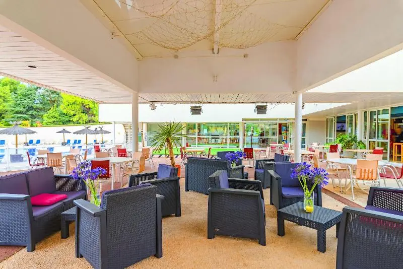 هتل Village Vacances Azureva Argelès Sur Mer