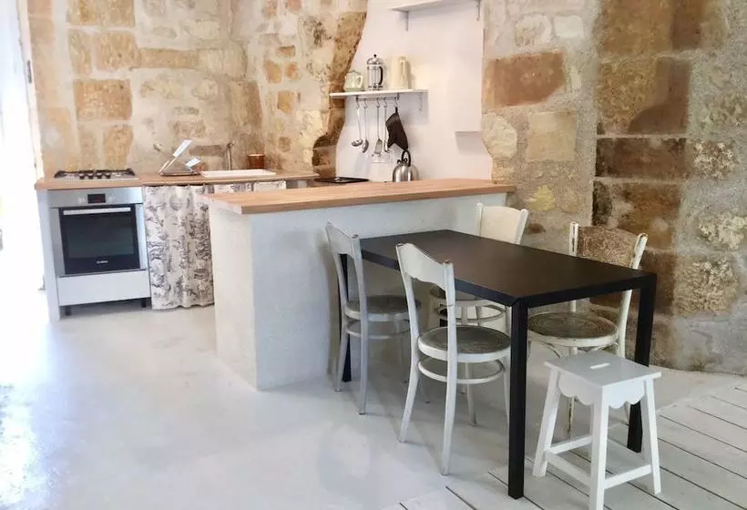 La Petite Maison D à Coté, N° 11