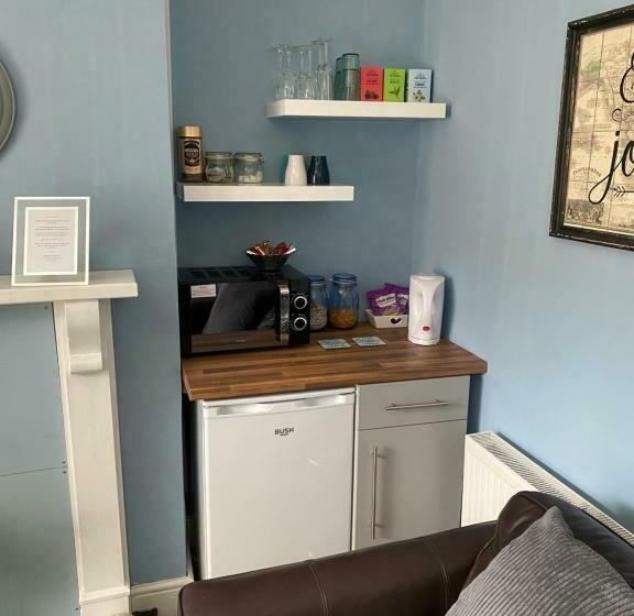 膳宿费 Inn Cardiff