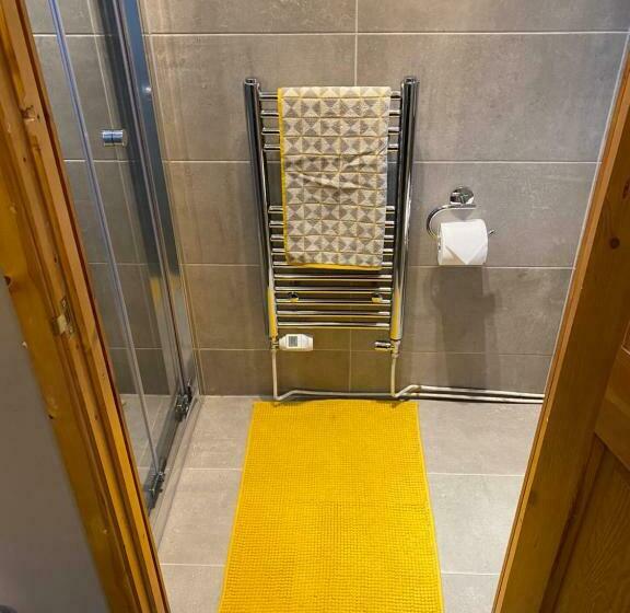 膳宿费 Inn Cardiff