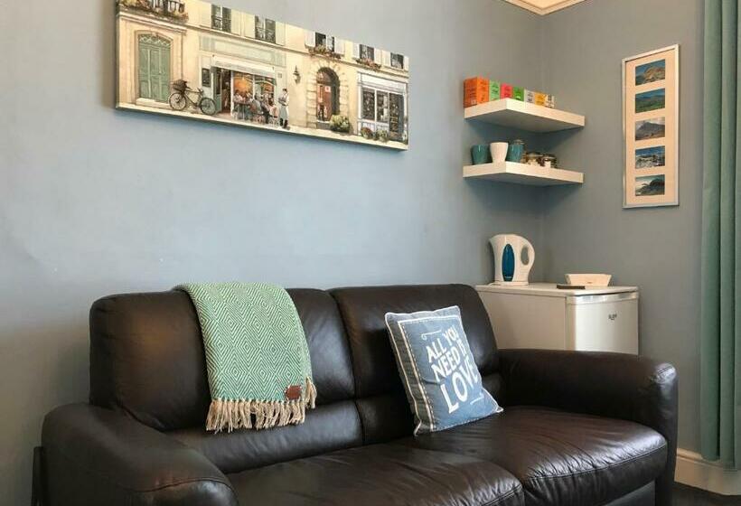 膳宿费 Inn Cardiff