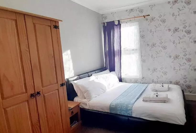 ペンション Penzance Cottage