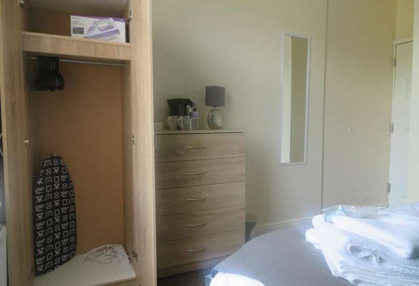 پانسیون Townhouse @ Gresty Rd