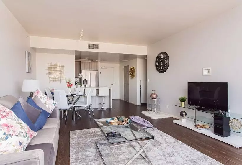 New Urban Downtown La Luxury Apartment
