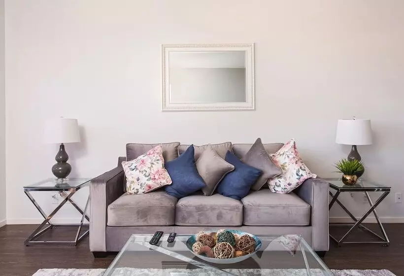 New Urban Downtown La Luxury Apartment