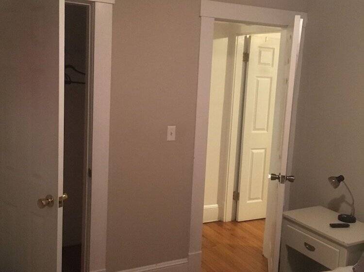 بنسيون Upscaled Home In A Quiet Neighborhood