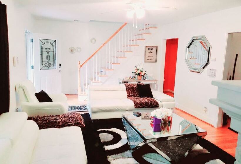 بنسيون Upscaled Home In A Quiet Neighborhood