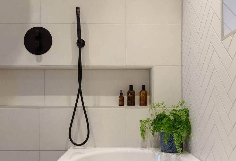 Sunnybrook   A Luxurious Carbon Neutral House Close To Beach, Shaldon