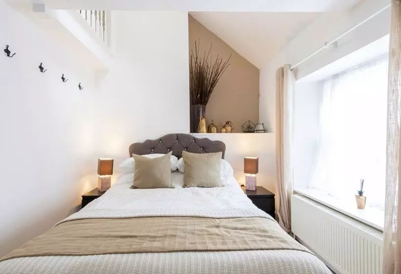 Teachers Cottage