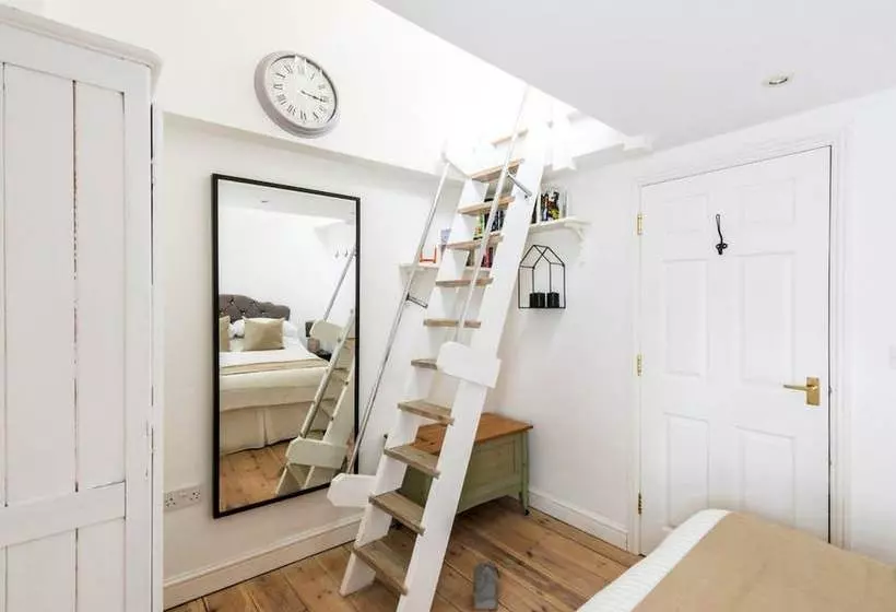 Teachers Cottage