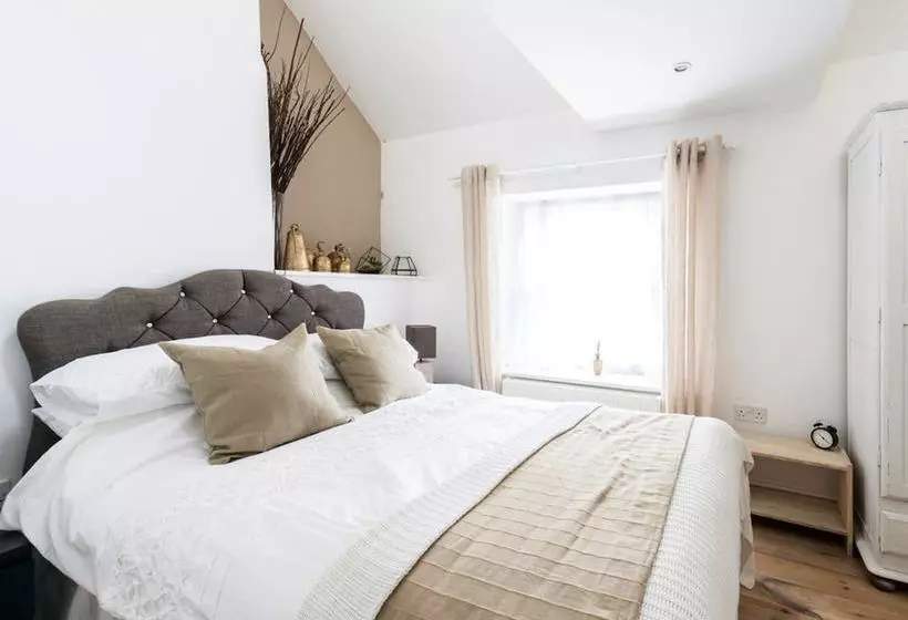 Teachers Cottage