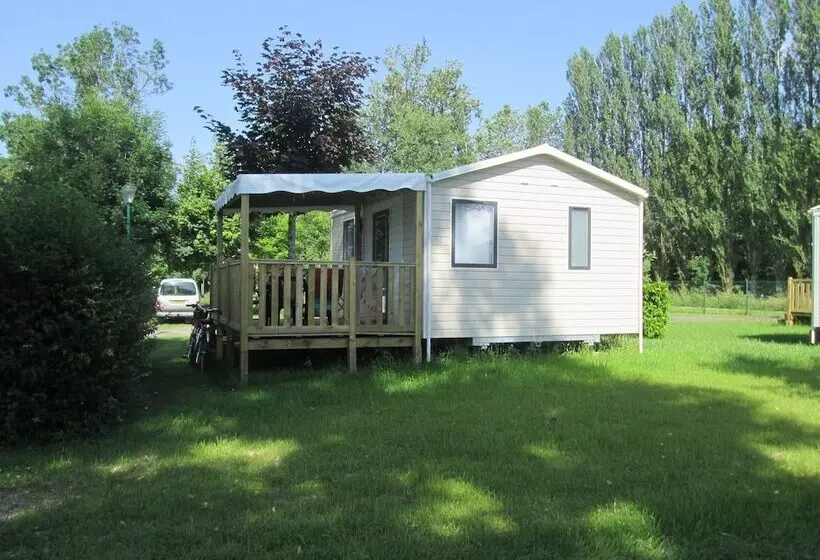 Hotelli Camping Val De Boutonne