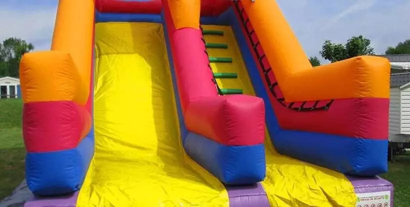 Hotelli Camping Val De Boutonne