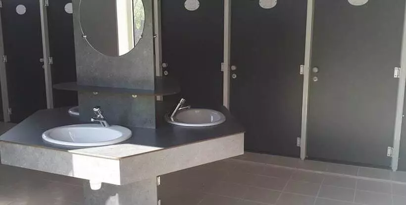 Hotelli Camping Val De Boutonne