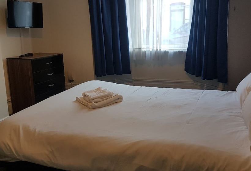 פנסיון Bramshott Budget Rooms