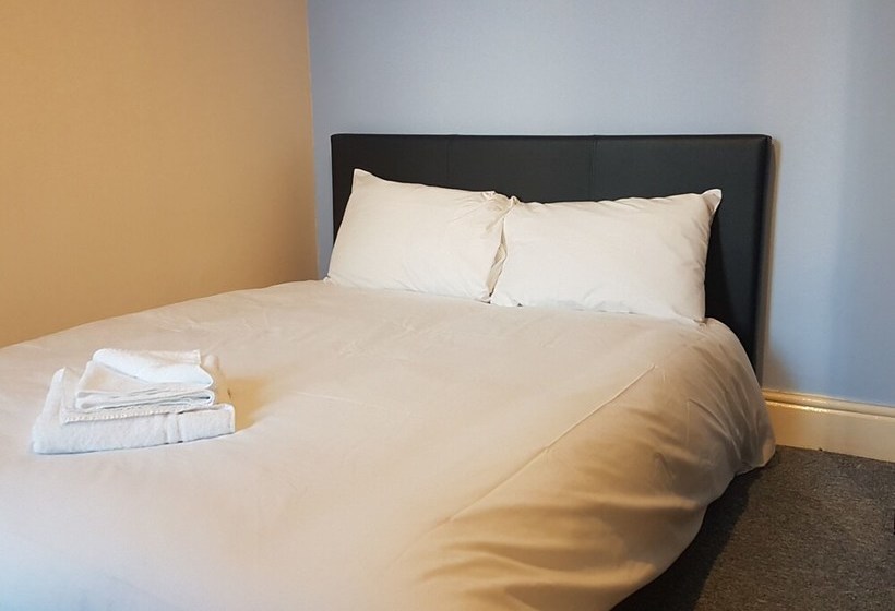 פנסיון Bramshott Budget Rooms