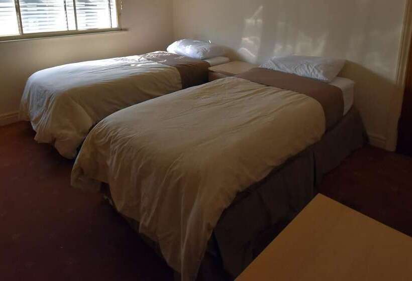 پانسیون Racecourse Guest House