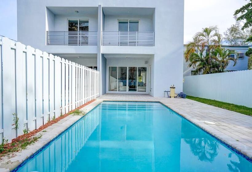 4br Pool Townhome Duplex By Jos17