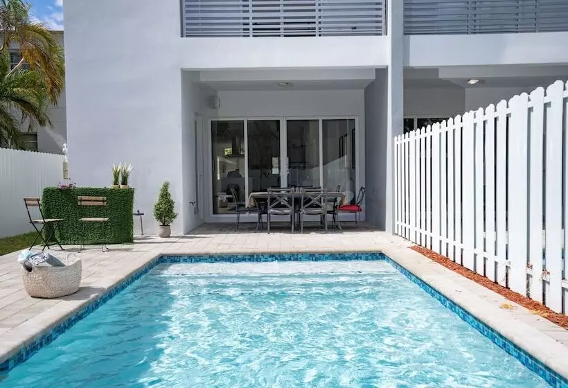 4br Pool Townhome Duplex By Jos17