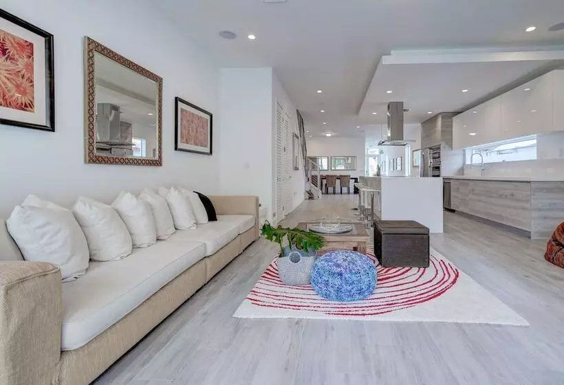 4br Pool Townhome Duplex By Jos17