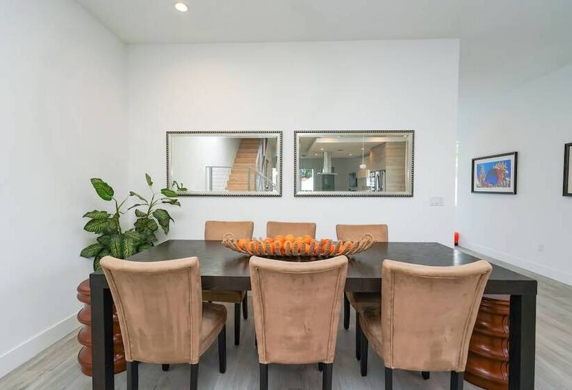 4br Pool Townhome Duplex By Jos17