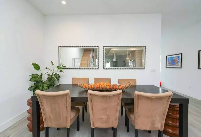 4br Pool Townhome Duplex By Jos17