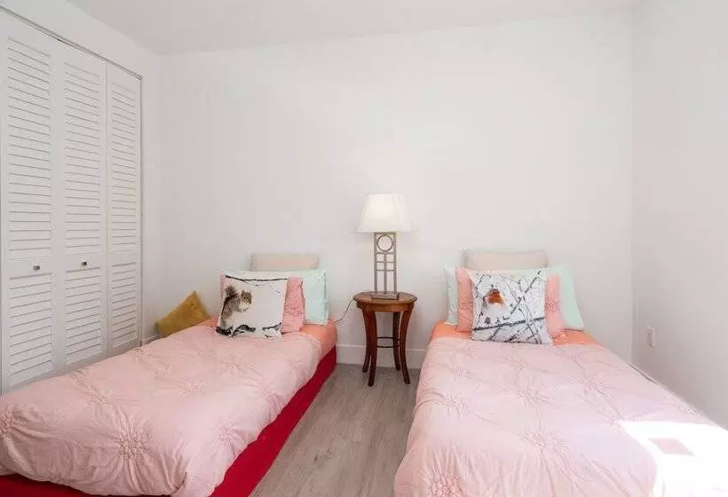 4br Pool Townhome Duplex By Jos17